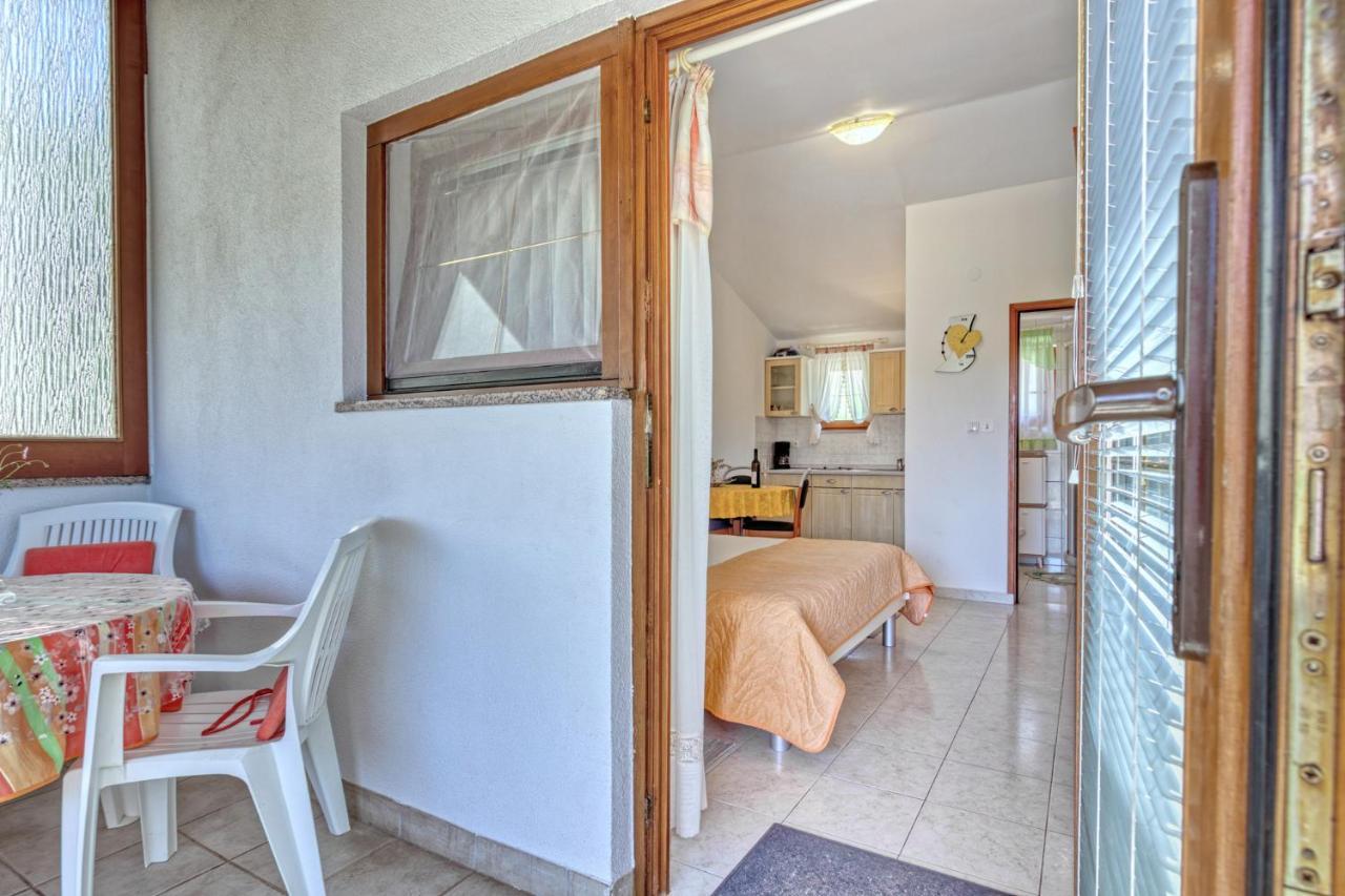Apartmets Slavica 1644 Banjole Exterior photo