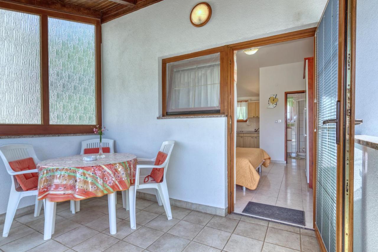Apartmets Slavica 1644 Banjole Exterior photo