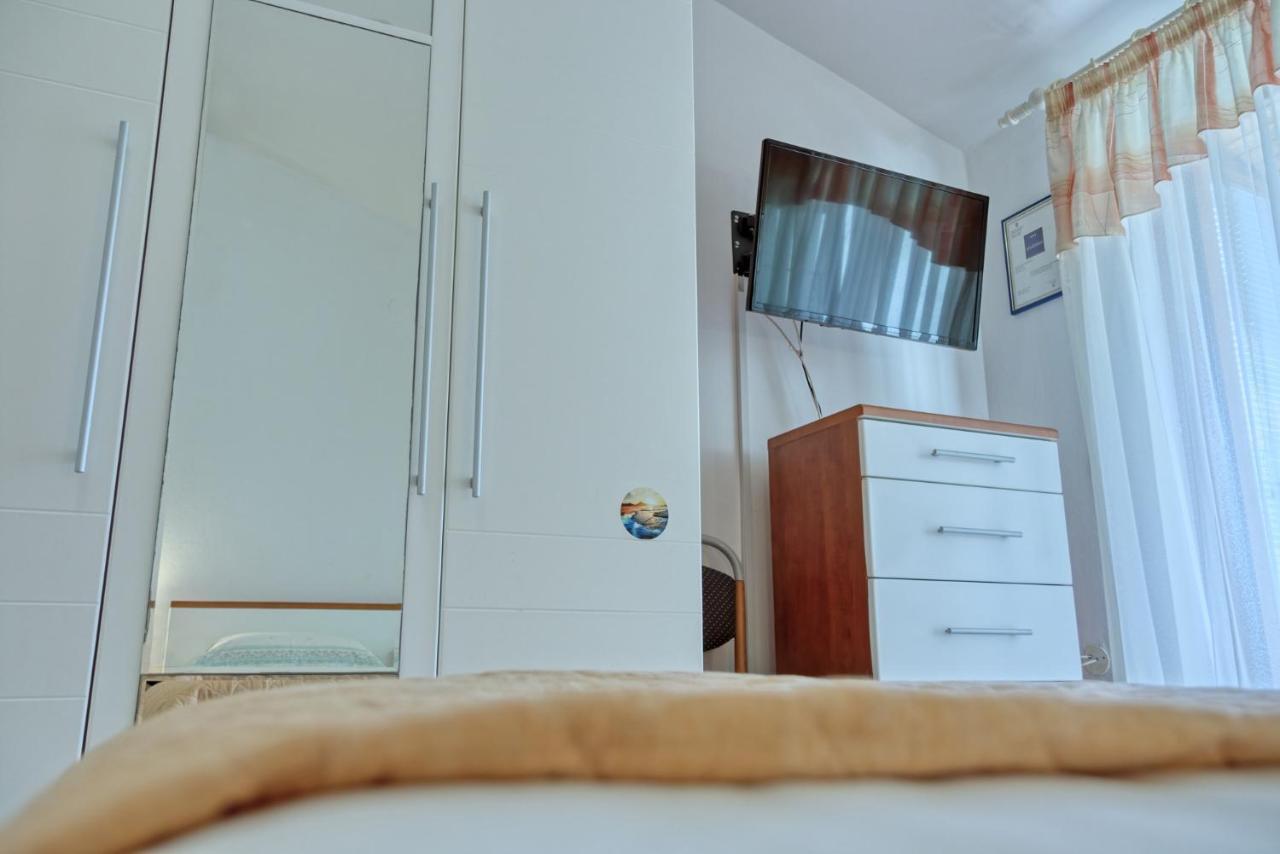 Apartmets Slavica 1644 Banjole Exterior photo