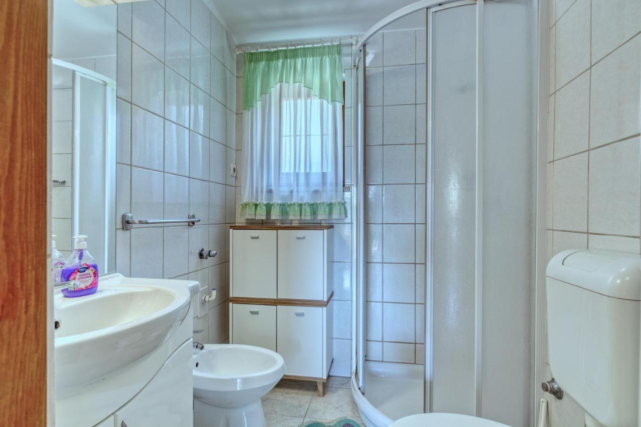 Apartmets Slavica 1644 Banjole Exterior photo